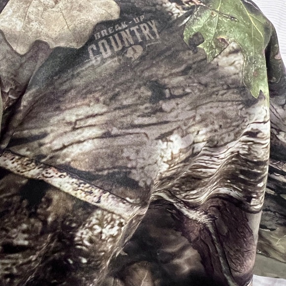 Mossy Oak Camoflauge half zip shirt with - Picture 7 of 10